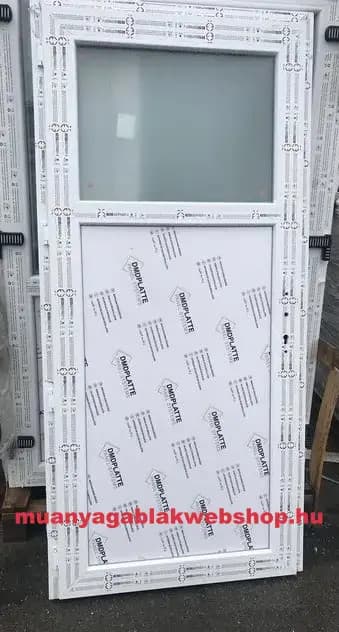 Műanyag Mellékbejárati ajtó termékfotó